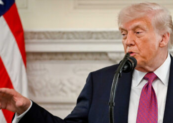 Trump'tan Hürmüz İtirafı: 'Korsan Gibiyiz'