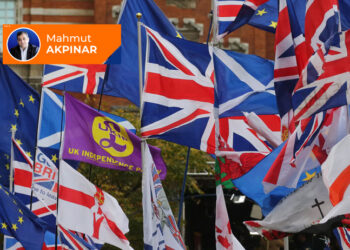 UK’de geleneksel siyasi sistem çöküyor