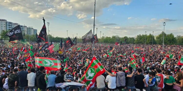 Yüz binler Newroz Parkı’nda: Amedspor şampiyonluğu kutluyor
