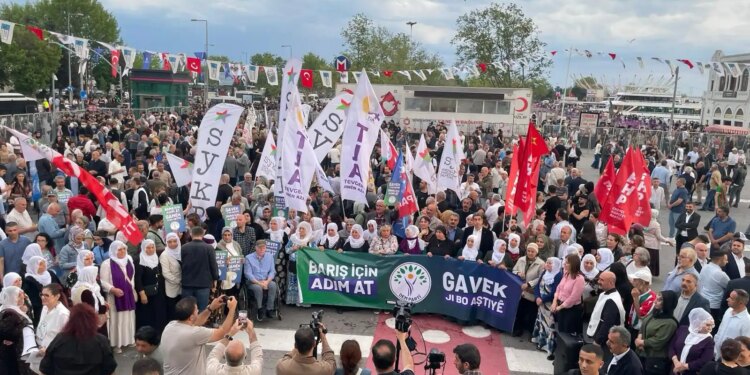 Birçok kentte ‘Barış İçin Adım At’ yürüyüşü: Öcalan’ın fiziki özgürlüğü sağlansın