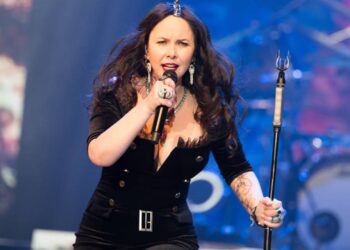 Biletler dakikalar içinde tükenmişti… Şebnem Ferah’ın yeni konser tarihi açıklandı