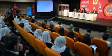 Forumda ‘barışın hukuki zemini’ tartışıldı: Pozitif barış Kürt meselesinin çözümüdür