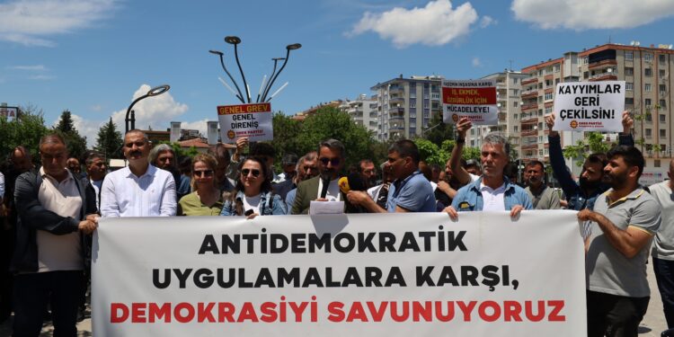 Amed’de ‘mutlak butlan’ tepkisi: CHP’ye yönelen saldırılar karşısında sessiz kalamayız