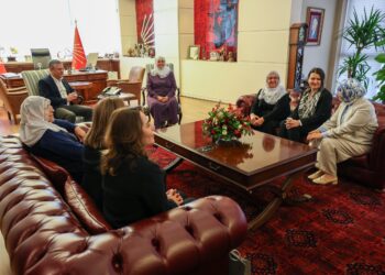 Barış Anneleri AKP görüşmesi başladı