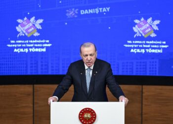 Erdoğan: Yeni ve sivil anayasa demokratik bir zorunluluktur