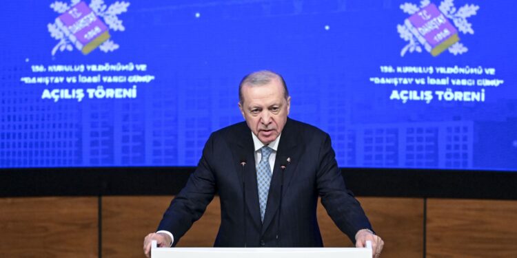 Erdoğan: Yeni ve sivil anayasa demokratik bir zorunluluktur
