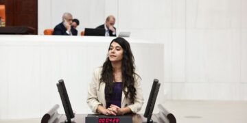 Beritan Güneş Altın: Kürtçenin özgürlüğü demokrasinin en kadim sınavıdır