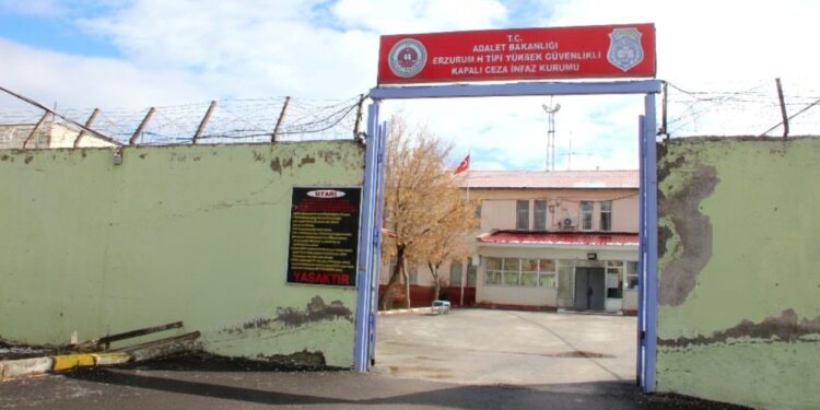 Ağır hasta tutsak Abdulcelil Akgün için İHİK başvurusu