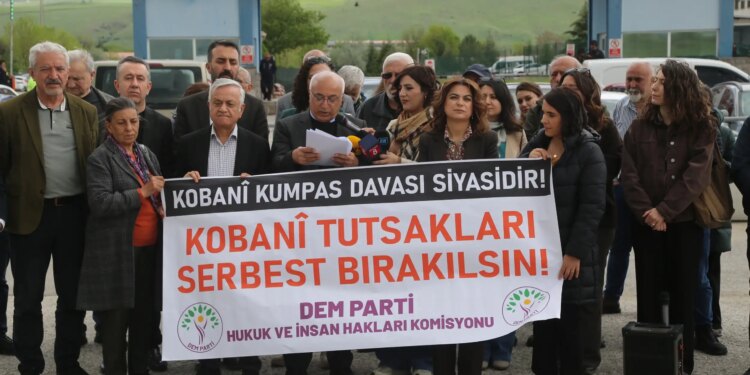 Sincan Cezaevi önünde açıklama: Barış için Kobanê davasındaki hukuksuzluk bitmeli
