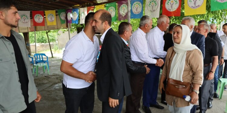 Êlih’te DEM Parti ve DBP’den bayramlaşma