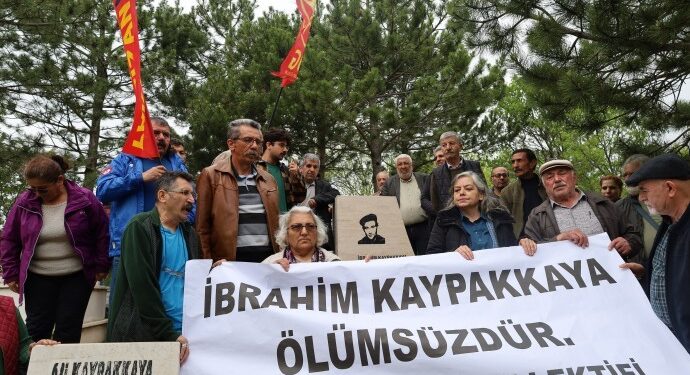 İbrahim Kaypakkaya mezarı başında anıldı