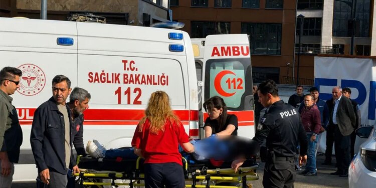 Malatya’da sokak ortasında vahşet: Yolunu kestiği eski eşine kurşun yağdırdı!