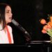 Şarkıcı Karsu’ya Kraliyet Nişanı verildi