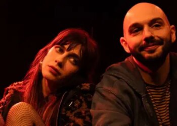 Thatcherizmin gölgesinde feda edilen bir kuşağın sarsıcı politik kabaresi