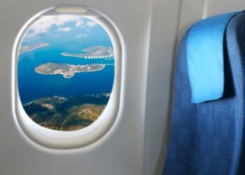 Havada güvenlik görünmez detaylarda gizli: Uçak pencerelerindeki küçük pencereler neden var?