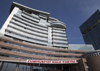 Kemal Kılıçdaroğlu’nun, Özgür Özel’in programının iptali için valiliğe başvurduğu iddia edildi
