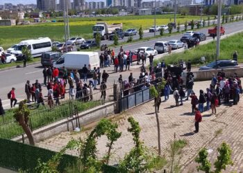 Amed’de okul önünde silah sesleri panik yarattı: Okul tahliye edildi