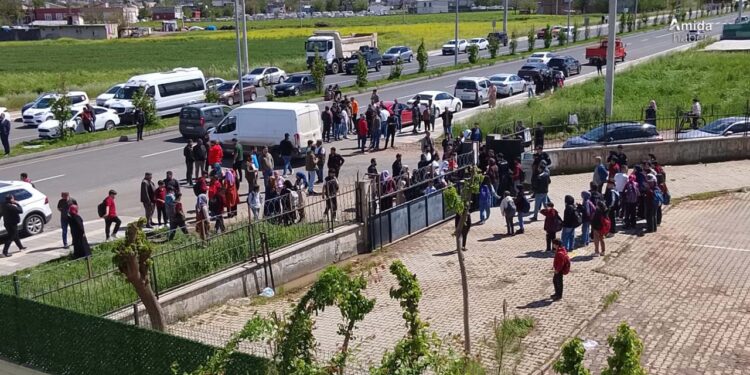 Amed’de okul önünde silah sesleri panik yarattı: Okul tahliye edildi