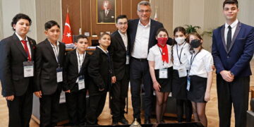 Lösemiyi yenen 8 çocuk KKTC’ye umut taşıdı! Kampüs duvarına kazınan o mesaj duygulandırdı