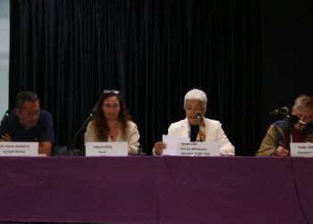 İzmir’de ‘Nereye gidiyoruz?’ paneli: Ortadoğu ve barış süreci tartışıldı