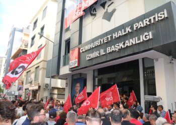 Adana, İzmir, Rize ve İstanbul’da CHP’ye destek eylemleri