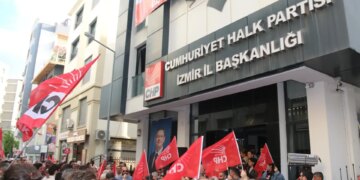 Adana, İzmir, Rize ve İstanbul’da CHP’ye destek eylemleri
