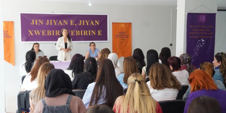 DEM Parti’den ‘Yerel Yönetimlerle Özgür Toplumu Örüyoruz’ konferansı