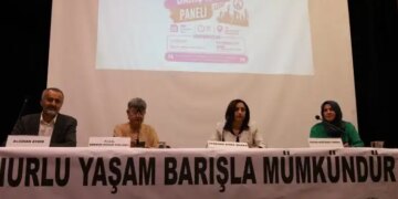 Adana’da ‘Barış Hakkı’ paneli: Kalıcı barış için hakikat ve katılımcı süreç şart