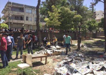 Pirsûs davasında mahkemeye tepki göstermişlerdi: İki kişiye ceza