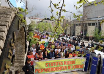 Wan’da Kürt Dil Bayramı yürüyüşü: Kürtçenin statüsü anayasal güvenceye alınmalı