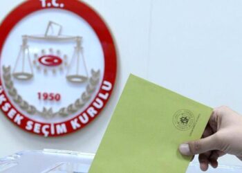 Dört ilde sandıklar kuruldu: Oy sayma işlemine geçildi