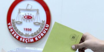 Dört ilde sandıklar kuruldu: Oy sayma işlemine geçildi