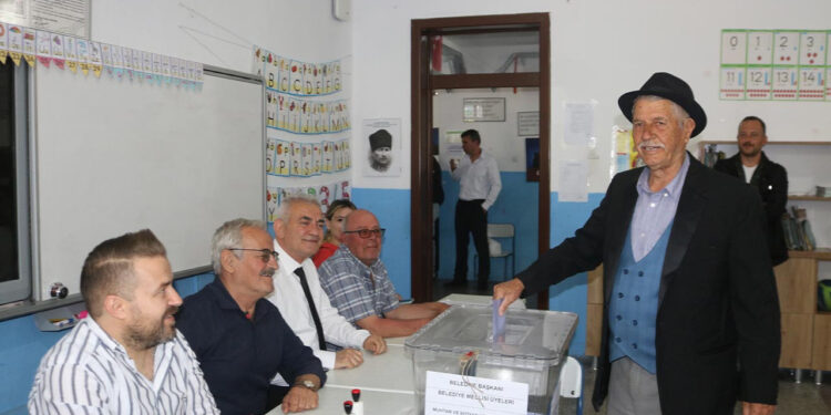 3 İlde Seçim Vakti: Vatandaşlar Sandık Başında