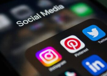 Avustralya, yaş sınırını ihlal eden platformlara cezayı iki katına çıkarıyor