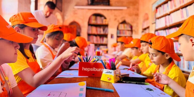 Geleceğin sanatçıları Mardin’de yetişiyor: Bienal Çocuk Atölyeleri tamamlandı