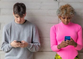 Doğum oranlarındaki düşüşün arkasında akıllı telefonlar mı var? Bilim dünyası ikiye bölündü