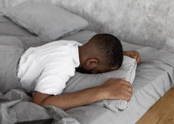 Sağlıklı yaşayalım derken uykunuzdan olmayın: Bilim dünyası sinsi gece düşmanlarını deşifre etti!