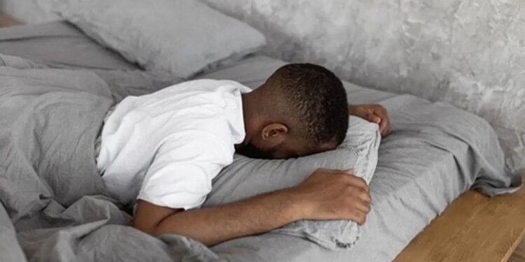 Sağlıklı yaşayalım derken uykunuzdan olmayın: Bilim dünyası sinsi gece düşmanlarını deşifre etti!