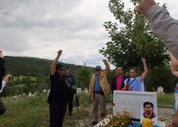 Ethem Sarısülük mezarı başında anıldı
