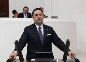 YDK’ye sevk edilen CHP’li Akdoğan’ın parti üyeliği silindi