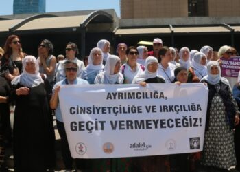 Rahmi Koç hakkında birçok kentte suç duyurusu
