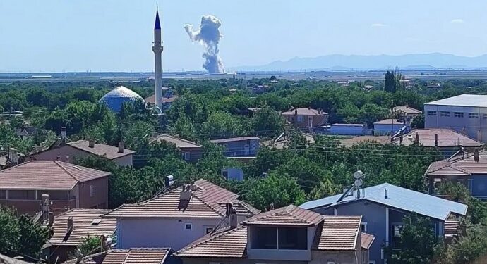Niğde’de havai fişek fabrikasında patlama: Yaralılar var