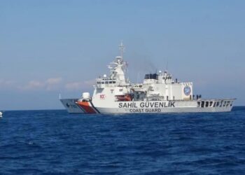 Karadeniz’de Türkiye bayrağı taşıyan tekneye saldırı: Bir kişi yaşamını yitirdi