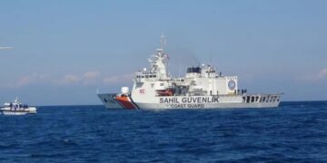 Karadeniz’de Türkiye bayrağı taşıyan tekneye saldırı: Bir kişi yaşamını yitirdi