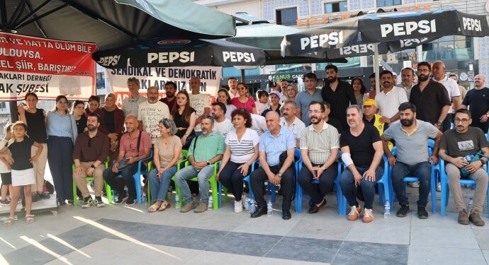 Adalet Nöbeti: Soruşturmalar son bulsun