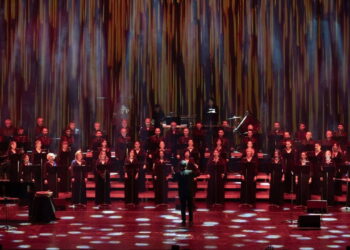 Kuzey ışıkları ve doğanın sesleri ‘AURORA’ konserinde sahneye taşındı