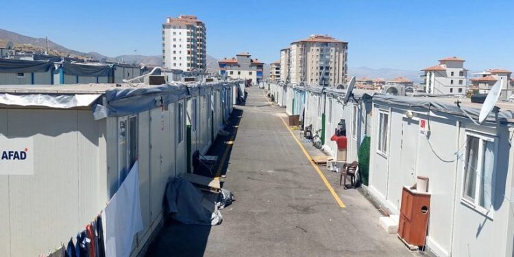 Semsûr’daki konteynerler boşaltılıyor: Sokakta kalacağız