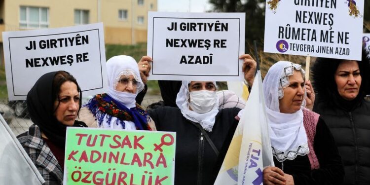 Tahliyesi ikinci kez ertelenen hasta tutsağın annesi: Zulüm son bulsun