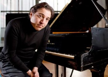 Sanatçı Fazıl Say, Üsküdar’ın ‘Klasik Pazar’ konserlerinde müzikseverlerle buluştu