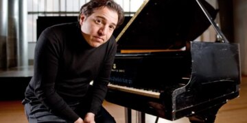 Sanatçı Fazıl Say, Üsküdar’ın ‘Klasik Pazar’ konserlerinde müzikseverlerle buluştu